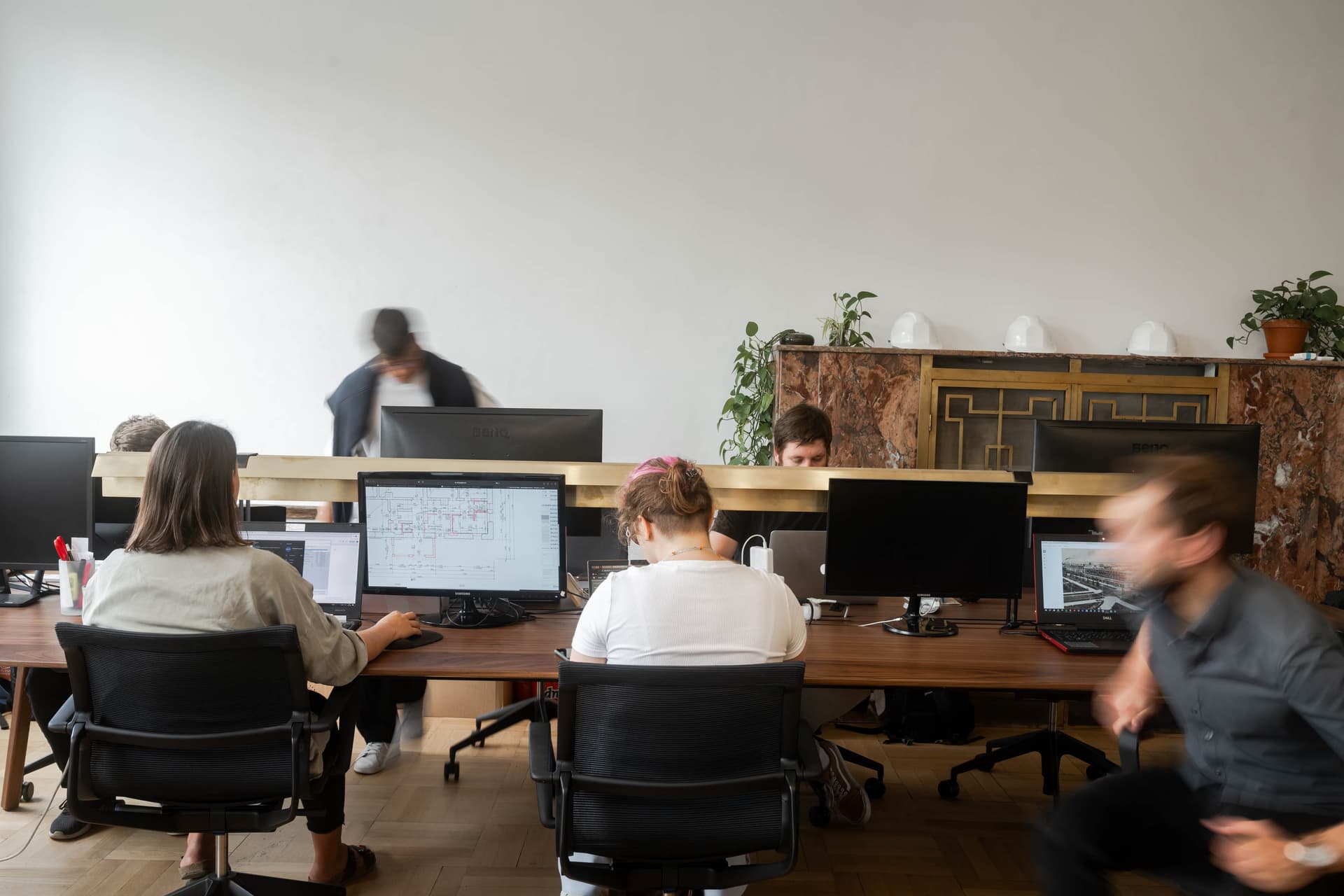 Projekční studio, které vám pomůže vybudovat i vaše nejsložitější vize.